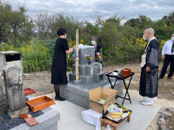 愛知県犬山市　羽黒北郷　三輪様　デザイン墓石を建立しました。